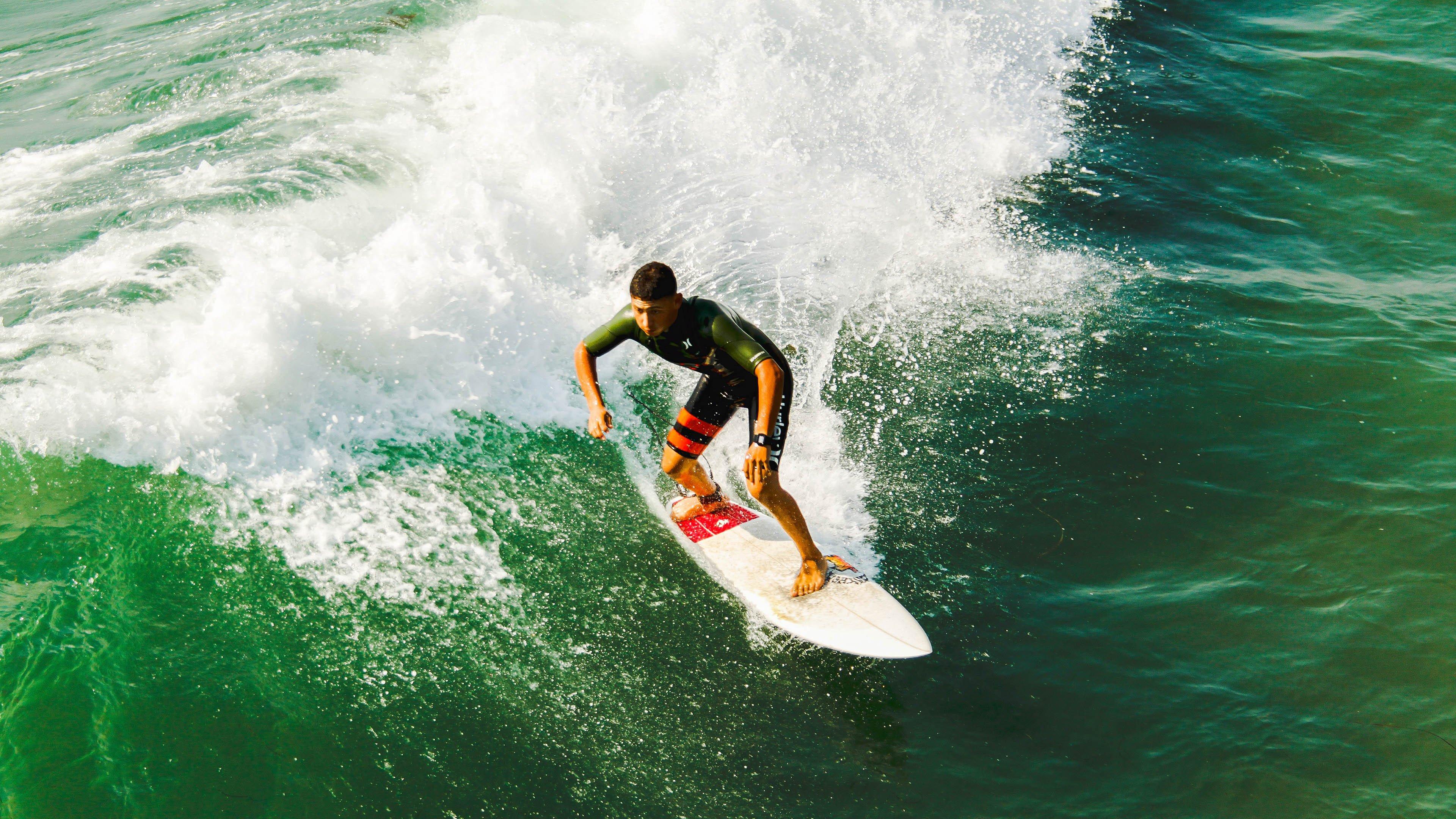 纳达尔鏖战五盘险胜德约科维奇 法网半决赛再现经典对决