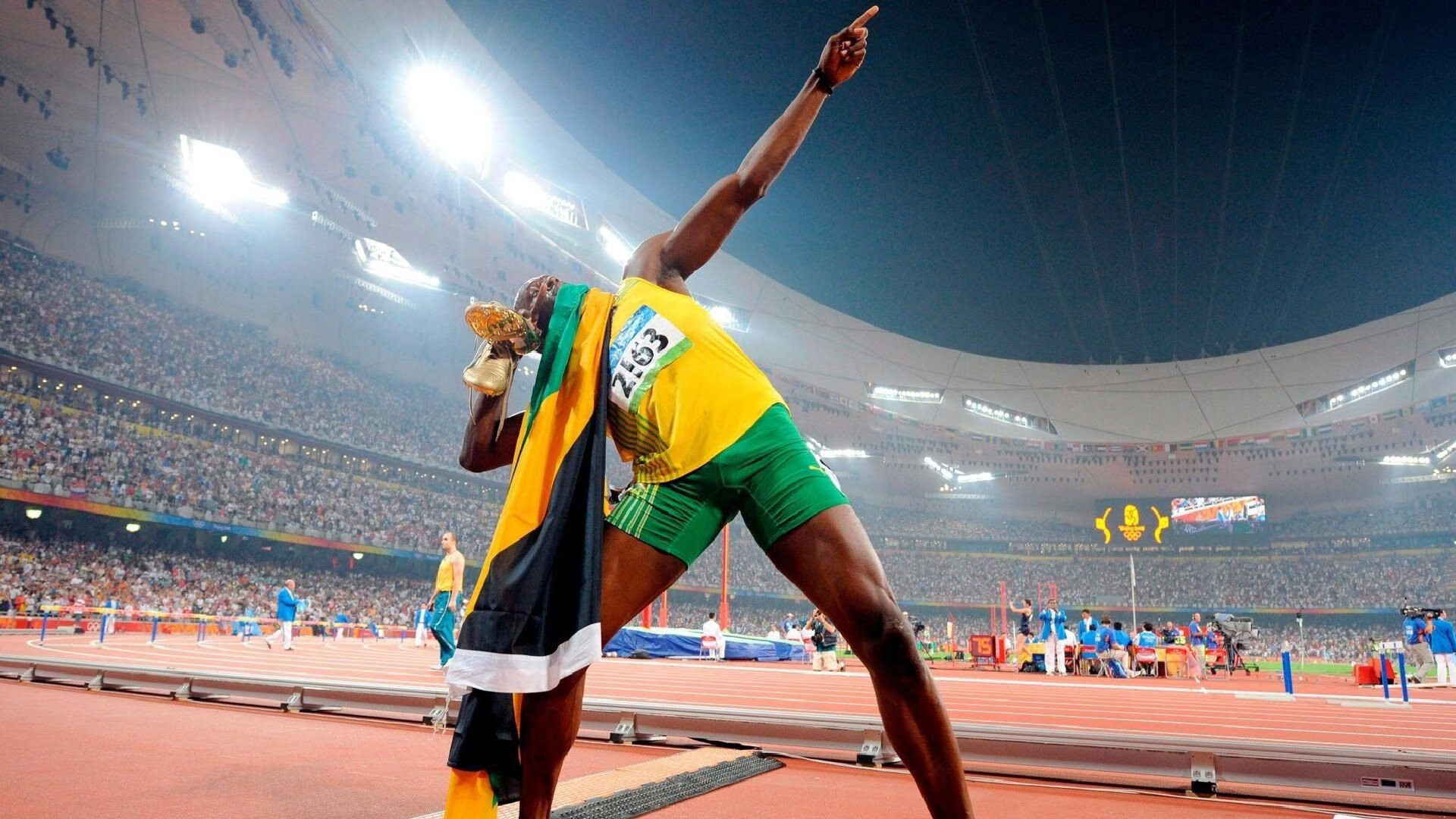 中超联赛激战正酣，争冠保级形势扑朔迷离